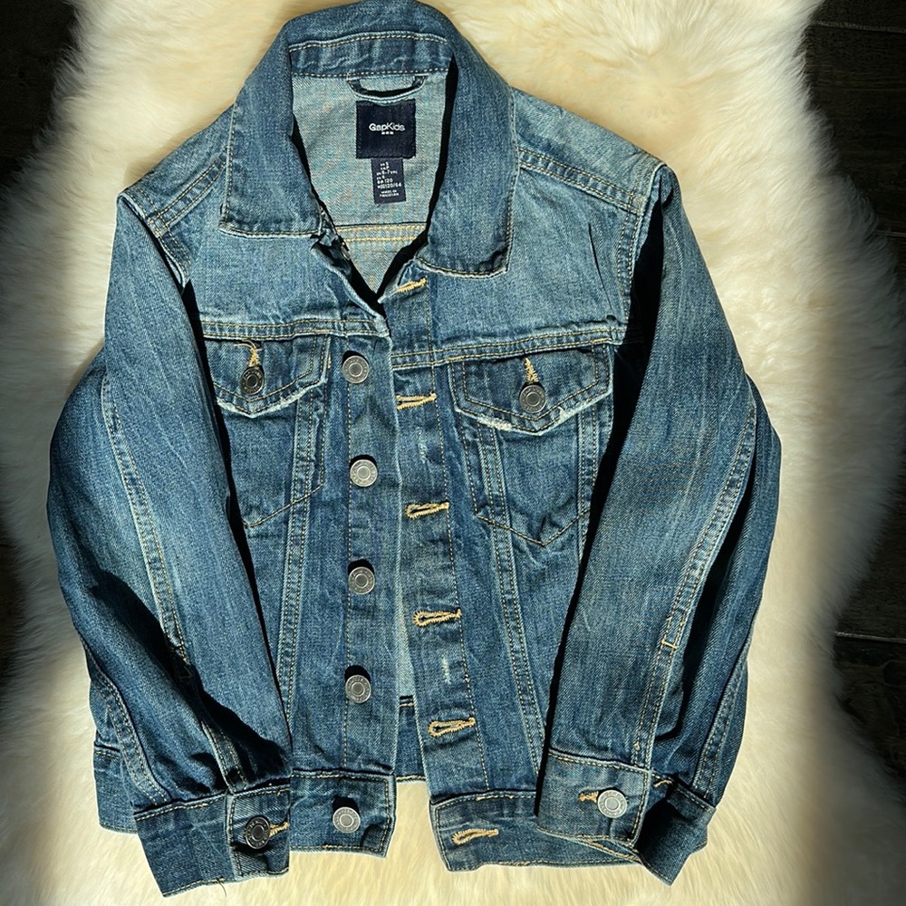 Gap denim blue Jean jacket, girls sm. 6-7